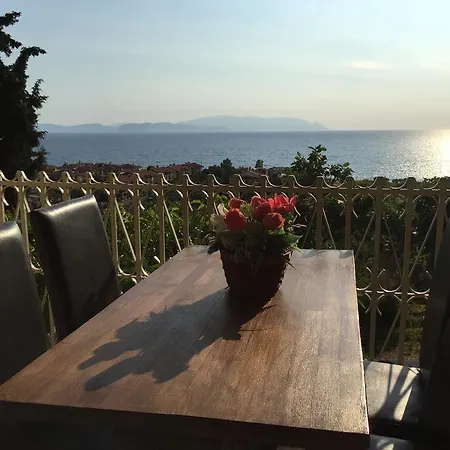 Asia Apart Hotel 아파트호텔 쿠사다시
